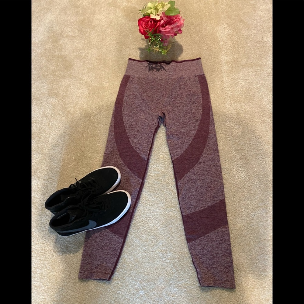 PINK LEGGINGS NWOT🔥🖤❤️